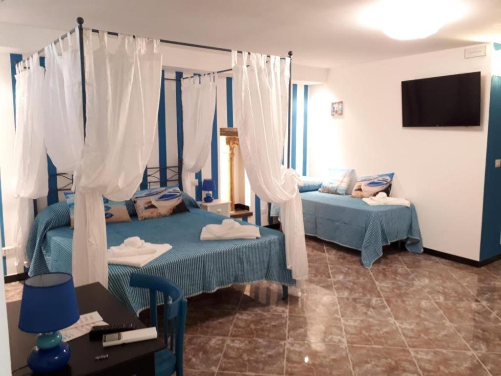 Suite Palazzo Luciani Салерно Экстерьер фото