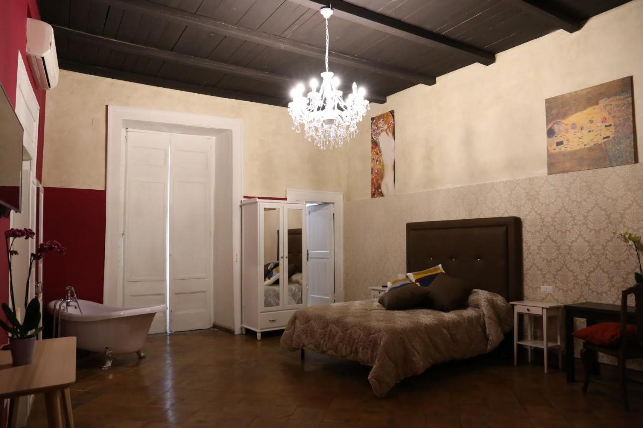 Suite Palazzo Luciani Салерно Экстерьер фото